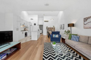 Terrific Townhouse! 2Bed/2Bath/Courtyard/1Car